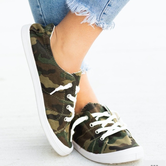 Shoes - Camo Print Lace up Casual Sneakers